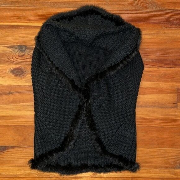 Love Token Knit Black Sweater Vest Shrug Trimmed in Rabbit Fur Womens Size XS - Picture 5 of 12
